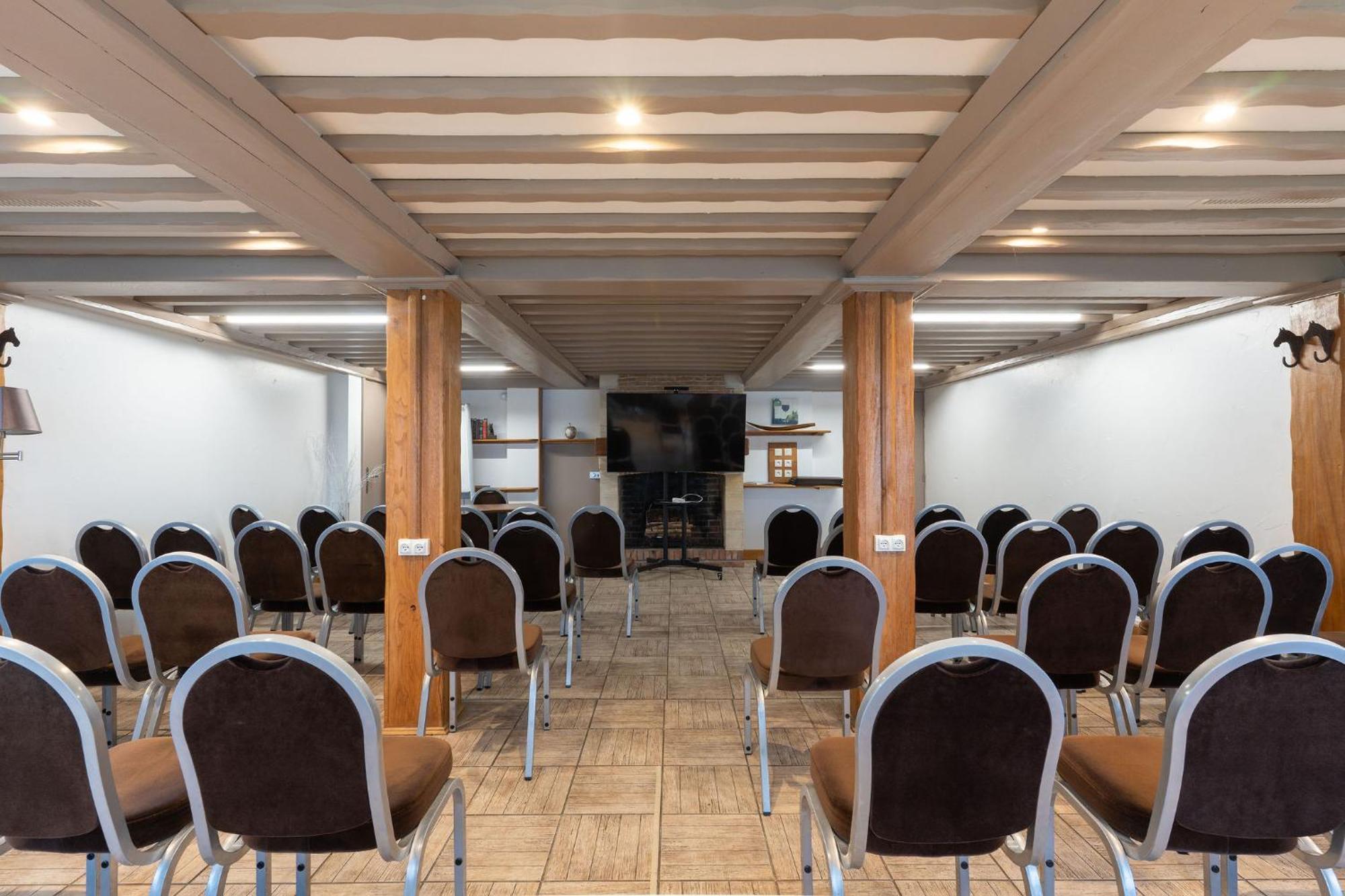 Eden Park Hotel Restaurant Пон-л'Евек Екстер'єр фото