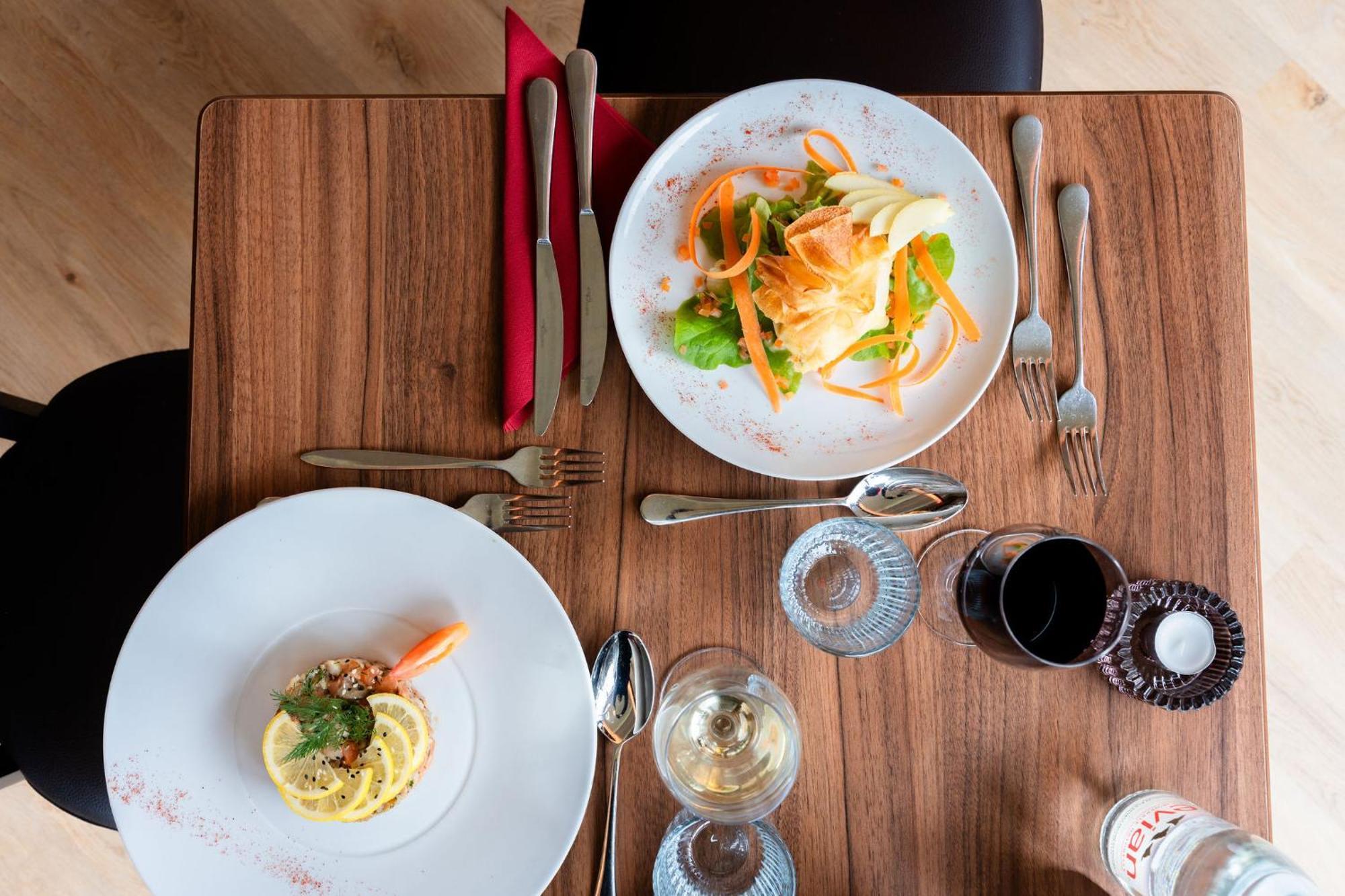 Eden Park Hotel Restaurant Пон-л'Евек Екстер'єр фото
